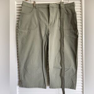 Gloria Vanderbilt 16 Stretch Capri Skimmer 4Pocket  light moss Green